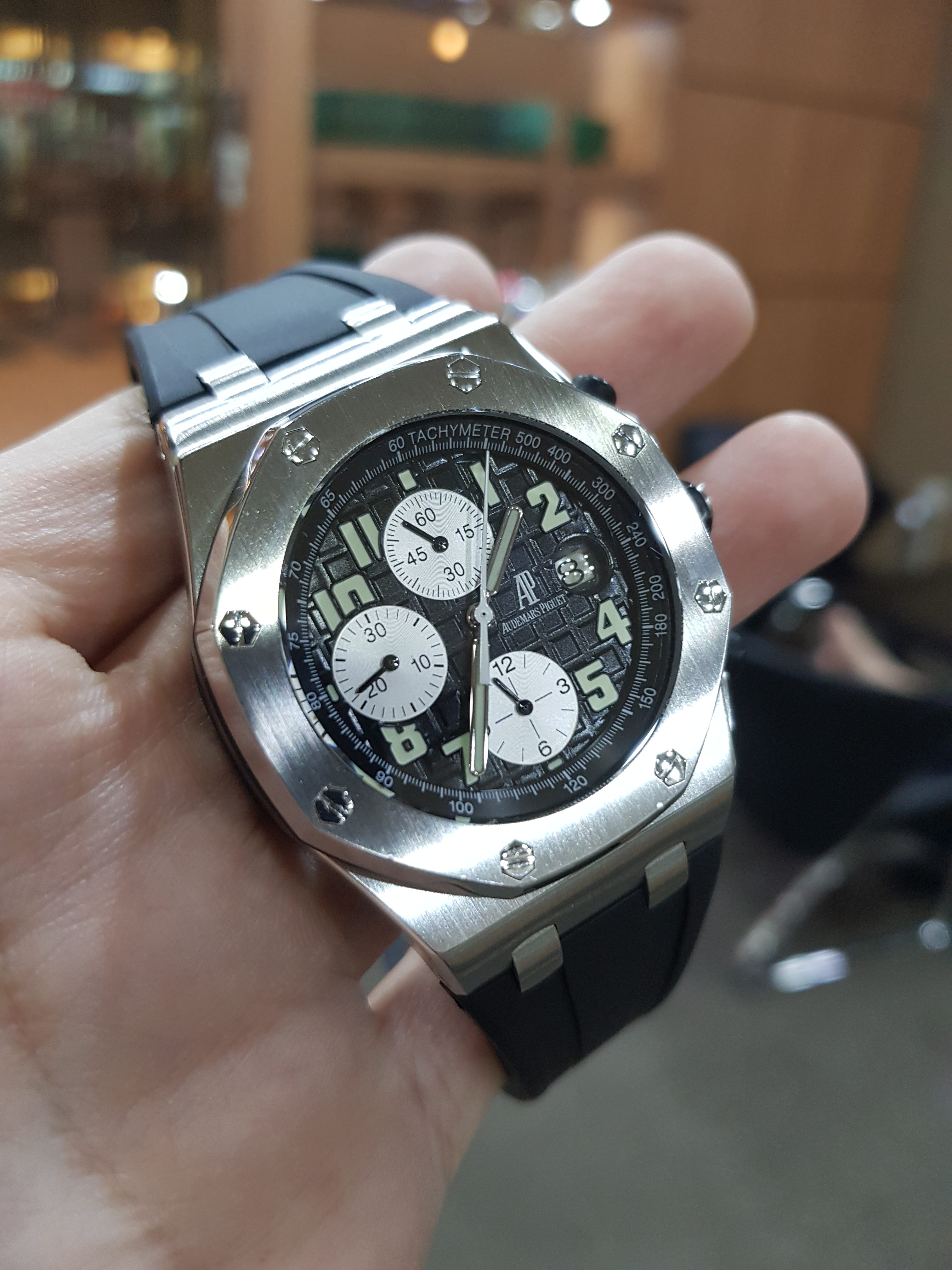 Audemars Piguet Royal Oak Offshore Chronograph 42mm SWISS HOUR