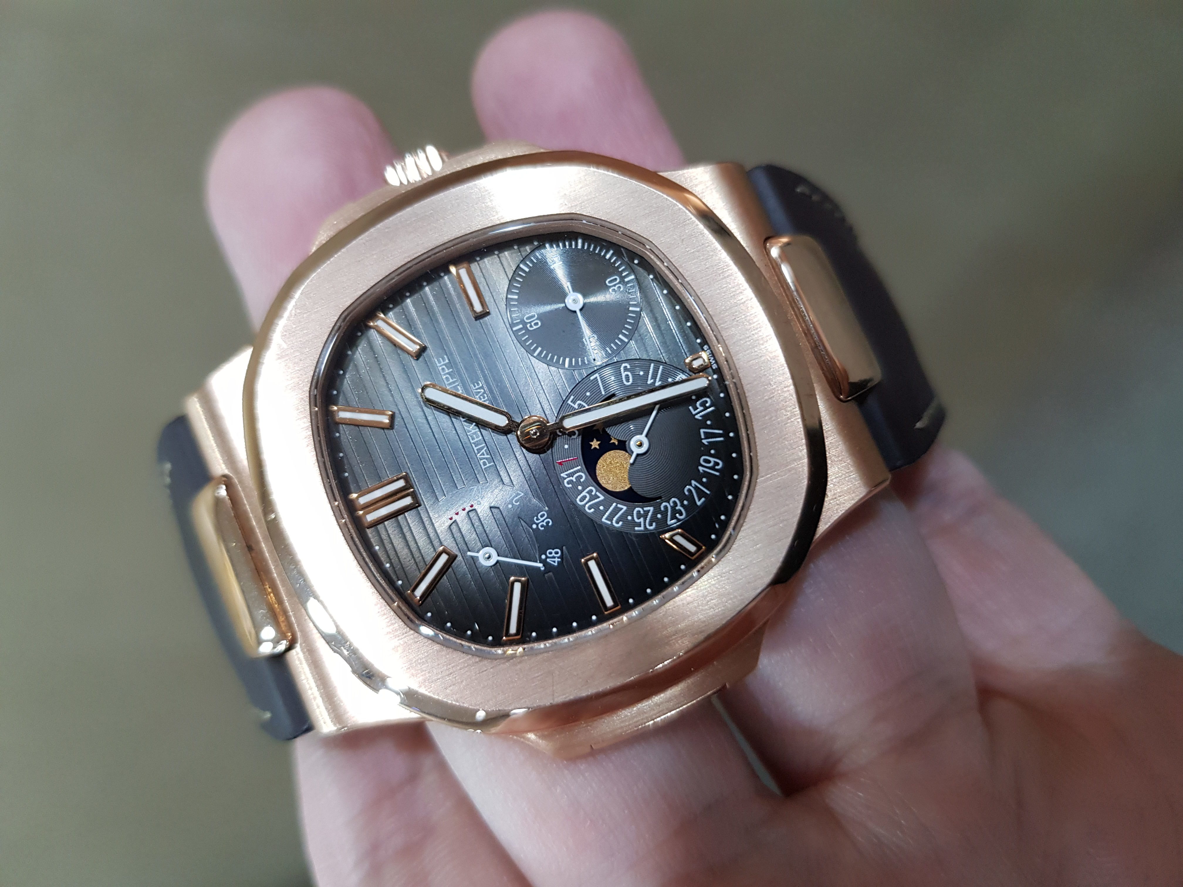 Patek Philippe Nautilus 5712 year 2014 SWISS HOUR