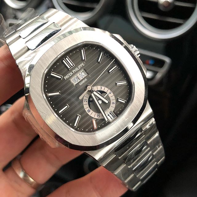 all black patek philippe nautilus